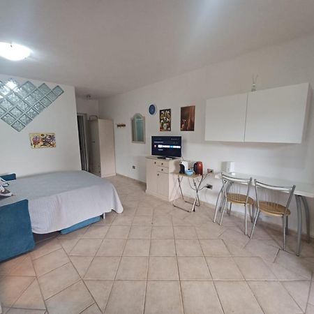 Casa Monella Mono Locale Vista Mare Apartment Marinella  Bagian luar foto