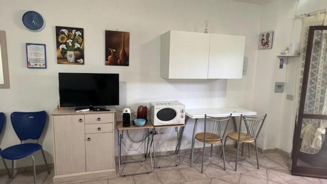 Casa Monella Mono Locale Vista Mare Apartment Marinella  Bagian luar foto